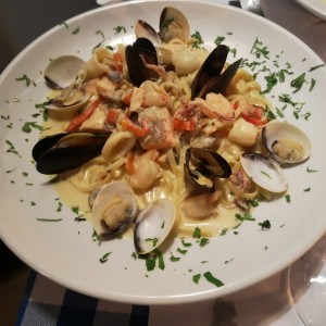 FETTUCCINE AI FRUTTI DI MARE