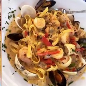 FETTUCCINE AI FRUTTI DI MARE