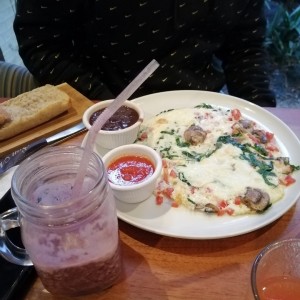 Omelette de Claras, Queso Panela y Vegetales