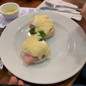 Desayunos Completos - Huevos Benedictinos
