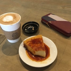 Flan y capuchino