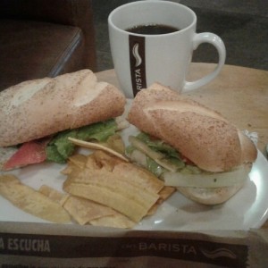 Panini Ensalada de Pollo