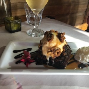 Brownie con helado