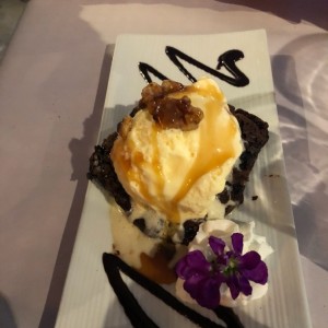 brownie con helado