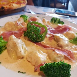 tortellini con alcachofa