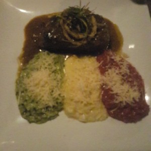 Lomito con rissoto tricolor