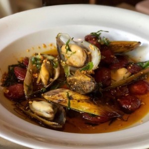Mejillones con chorizo