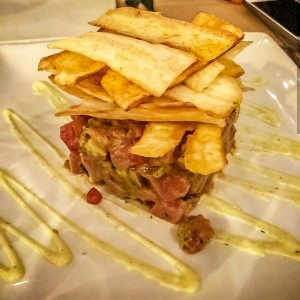 Tuna tartare con aguacate