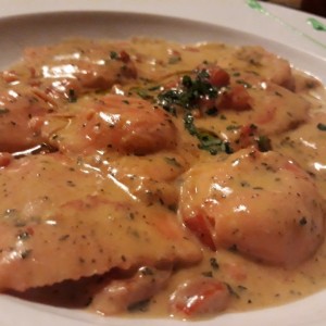Ravioli in Salsa Rosa al Salmone