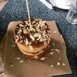 torre dulce con dulce de leche