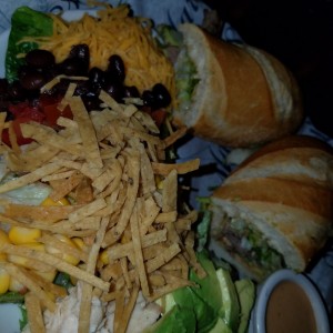 2/3 Ensalada San Fe y Pan Arranchera