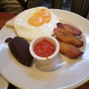 Desayunos Completos - Desayuno Chapín