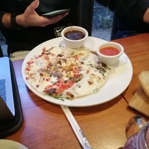 Omelette de Claras, Queso Panela y Vegetales