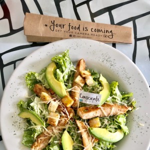 ensalada cesar con pollo