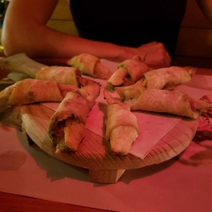 Rotoli de salami