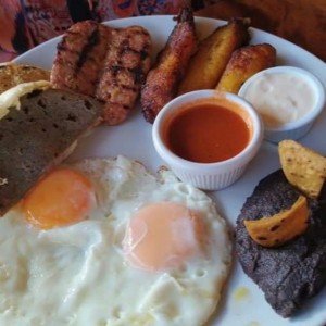 DESAYUNO - El Tecpaneco