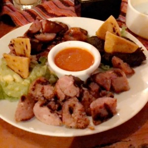 picada de chorrizo y longaniza 
