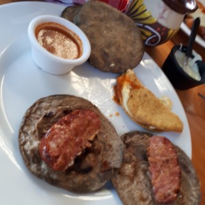 Tortillitas con chorizo ahumado....