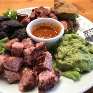 Plato de chorizos y longanizas