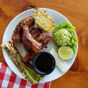 Costillas con salsa de Sauco