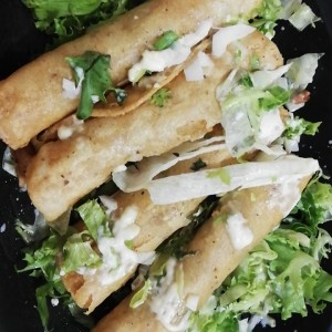 Cenas - Flautas de Pollo
