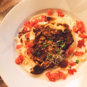 pasta alfredo con salsa jack daniels