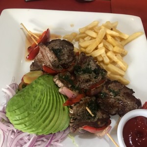 brocheta lomito