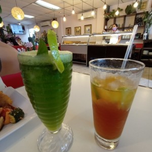 TE de Jazmin y una limonada