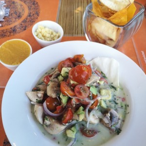 Ceviche vegetariano con leche de tigre