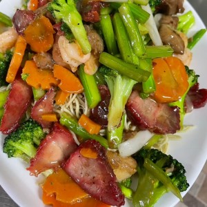 Chow Mein Mixto