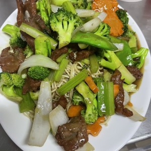 Chow mein de lomito