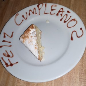 Pastel de cortesía por cumpleaños