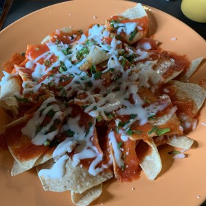 100% Mexicanos - Chilaquiles con huevo