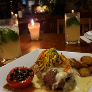 Platos Fuertes - Lomito Relleno
