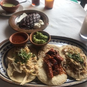 tacos de pollo y cerdo 