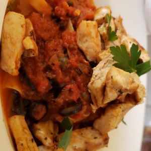linguini  salsa roja 