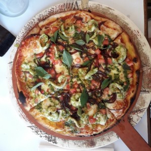 Pizza de camarones y pesto