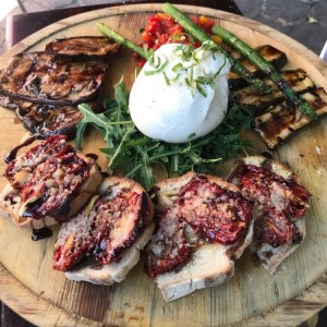 Antipasto y Burrata