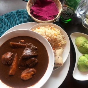 Pepian de tres carnes