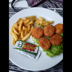 Nuggets y papas 
