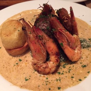 Camarones en salsa chipotle + queso azul