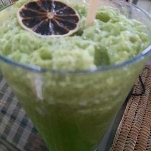 limonada con jengibre y hierbabuena