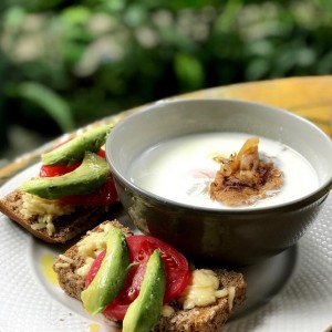 huevos con yogurt