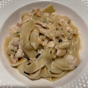 Pasta Fresca - Alfredo con pollo