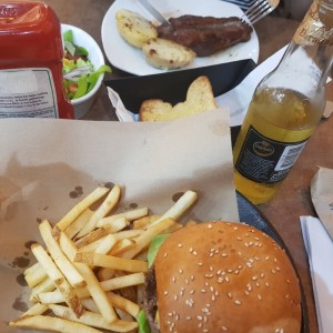 puyazo premium & Hamburguesa  Charra