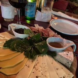 tabla de quesosy procciuto