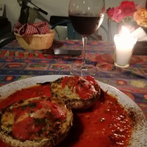 portobellos en salsa roja
