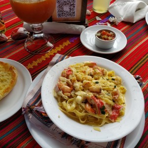 Fettuccine con camarones 