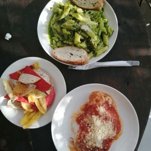 Lasagna y pasta al pesto