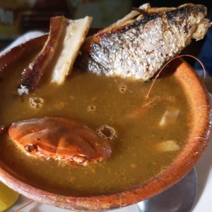  Caldo de mariscos 